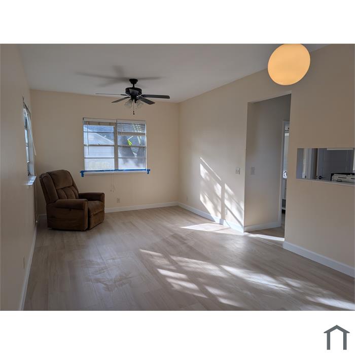 1900 1/2 W Jetton Ave