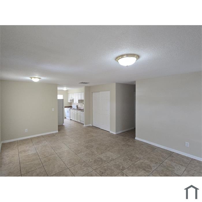 3111 E Cayuga St