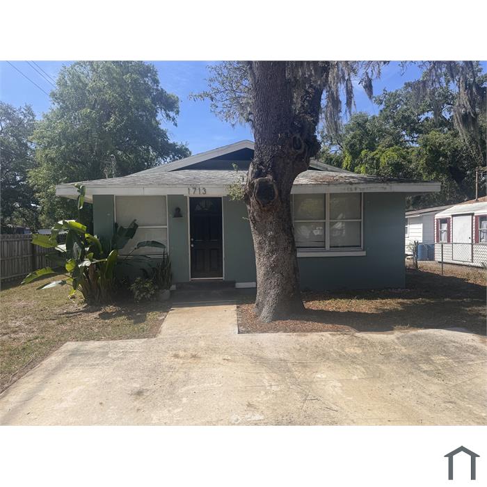 1713 E Chelsea St