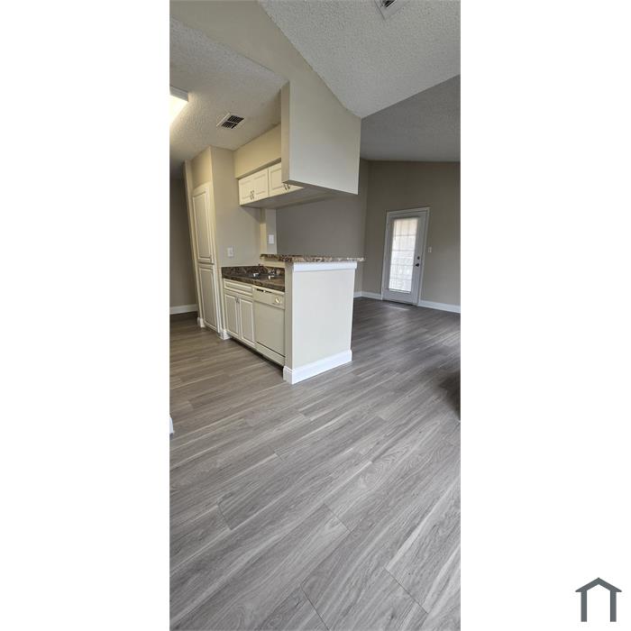 8752 Mallard Reserve Dr
