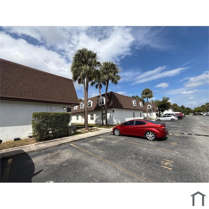 9002 Tudor Dr