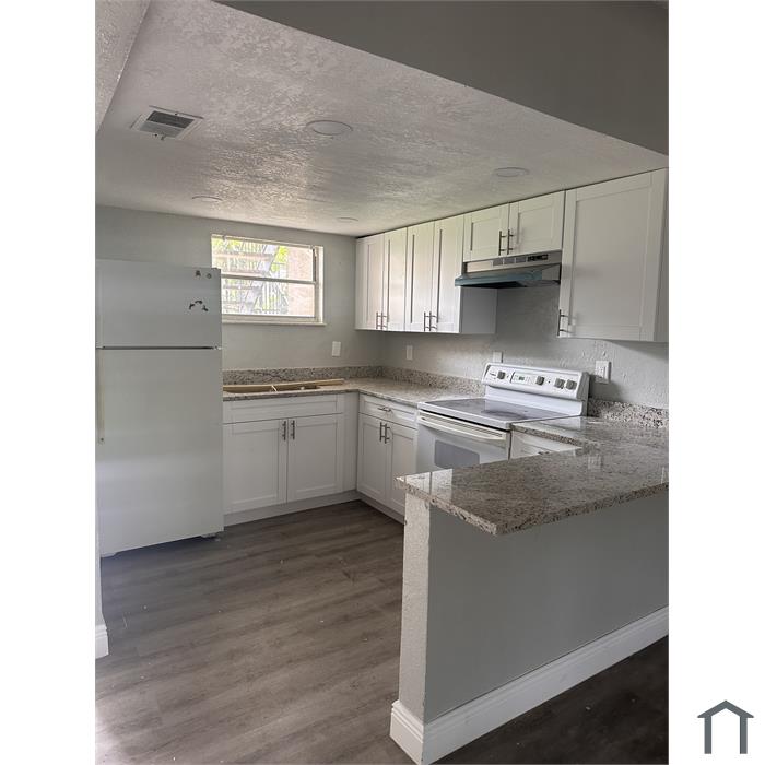 Town and country apartments 