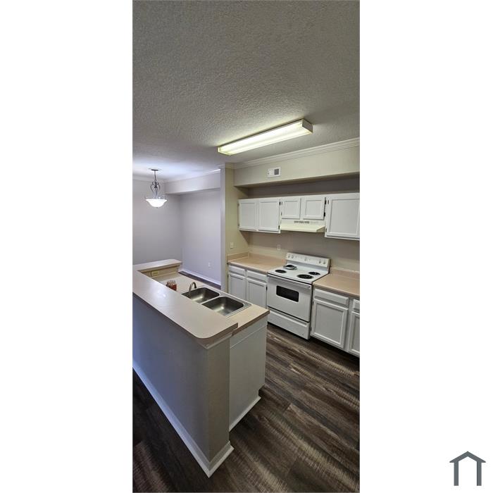 5618 Pinnacle Heights Cir