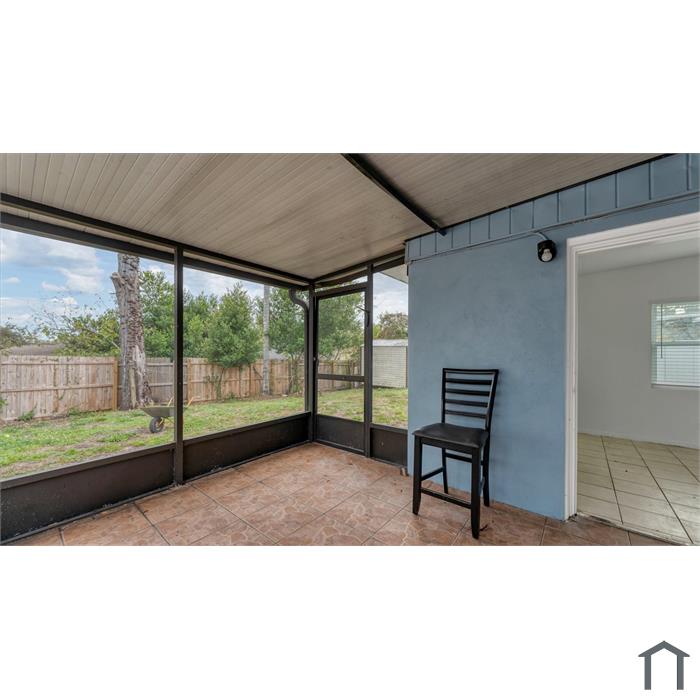 8611 Chinaberry Dr