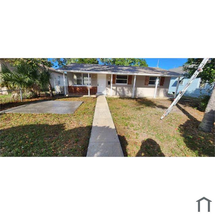 1317 Melrose Ave S