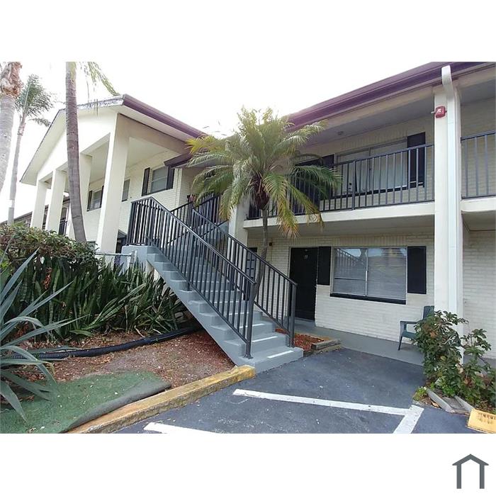 2 N Fernwood Ave