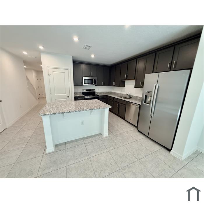 1622 Fan Palm Dr
