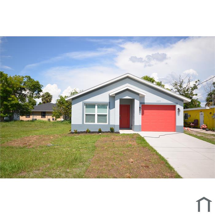 2225 Carver Ave