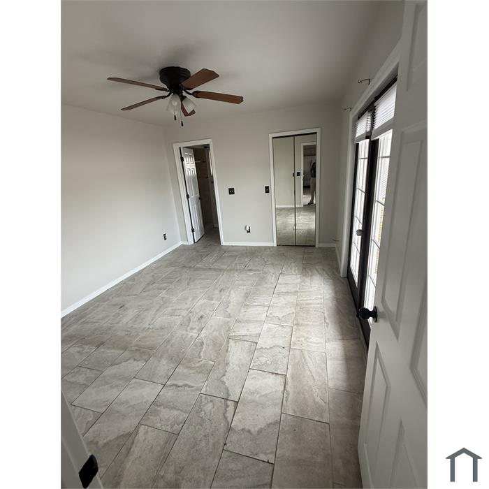 33 Crestwood Cir E
