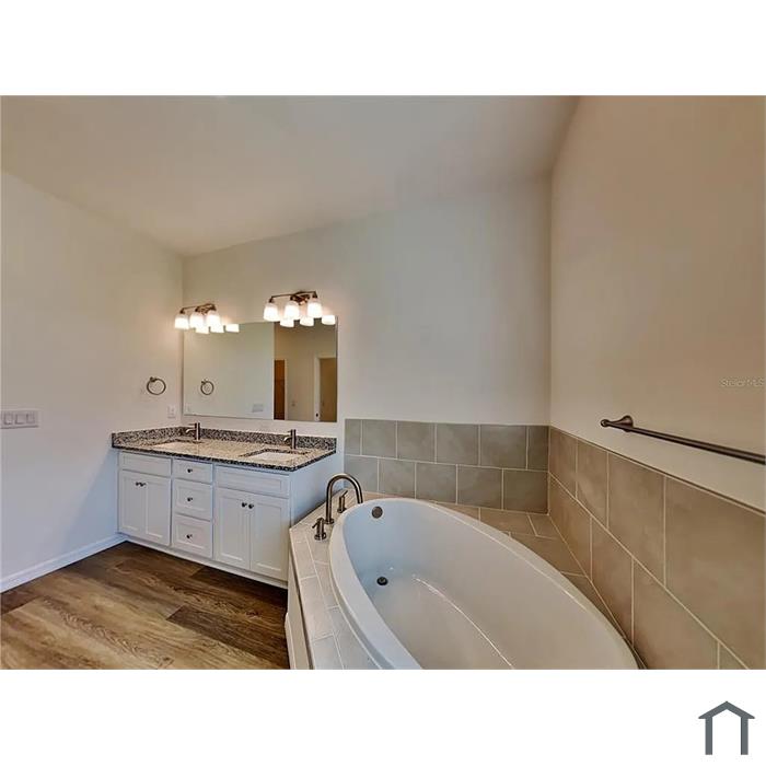 16216 Minorca Dr