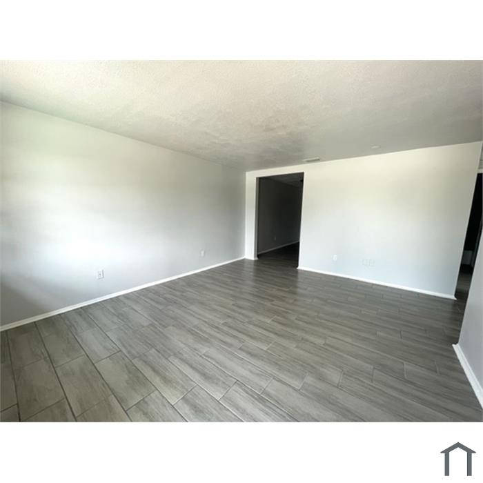 5705 9th Street Cir E