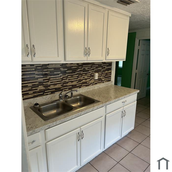 1424 19th Ave W