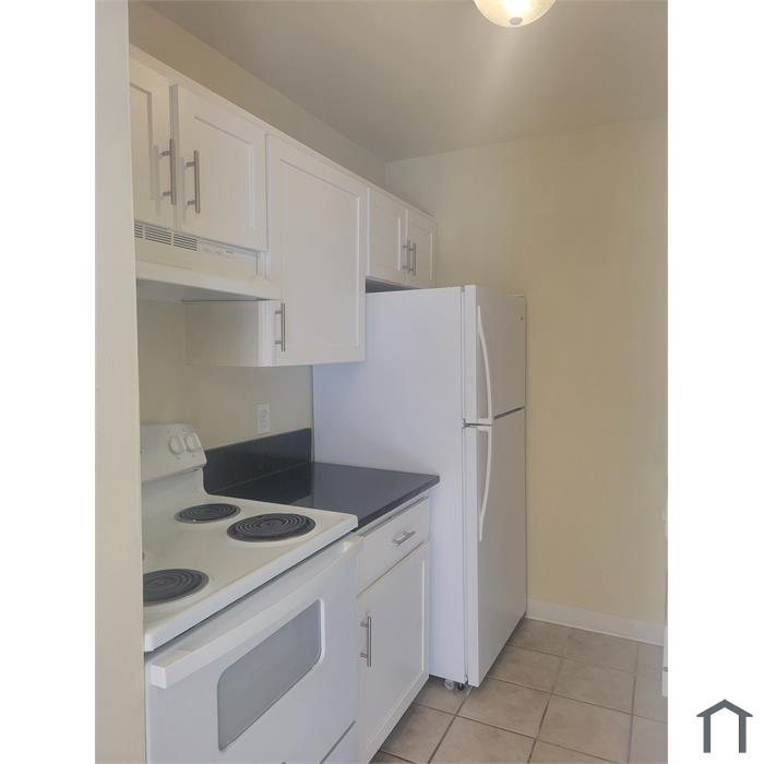 1006 N Lockwood Ridge Rd