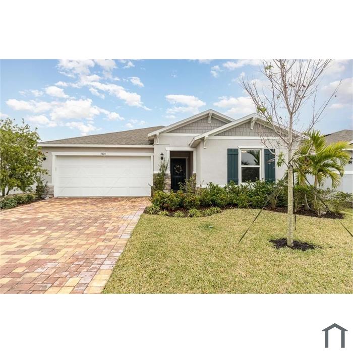 7425 35th Ln E