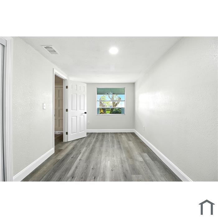 8547 Horizon Ln