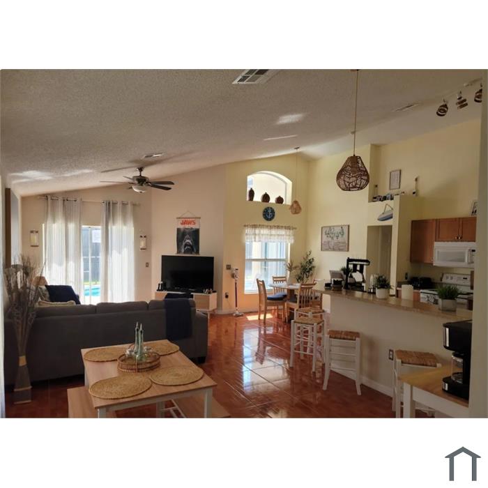 913 Lake Berkley Dr