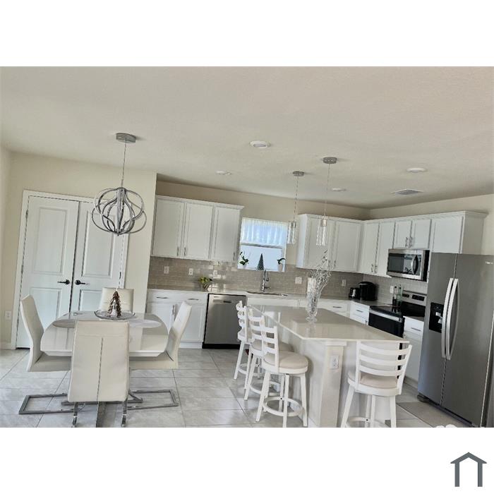 1264 Regal King Dr