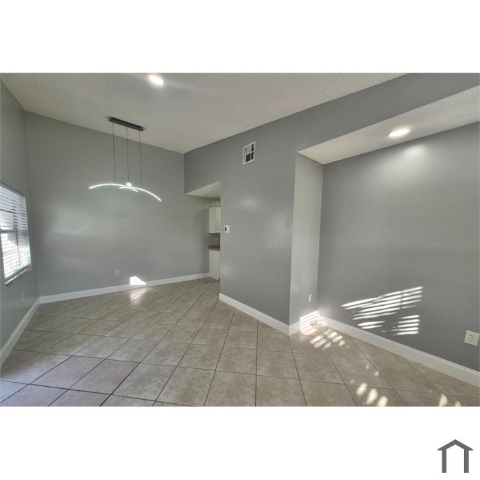 2015 Oleander Blvd