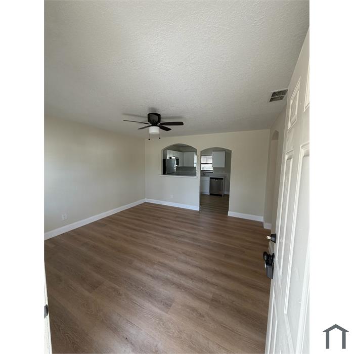 1115 N 16th Ct