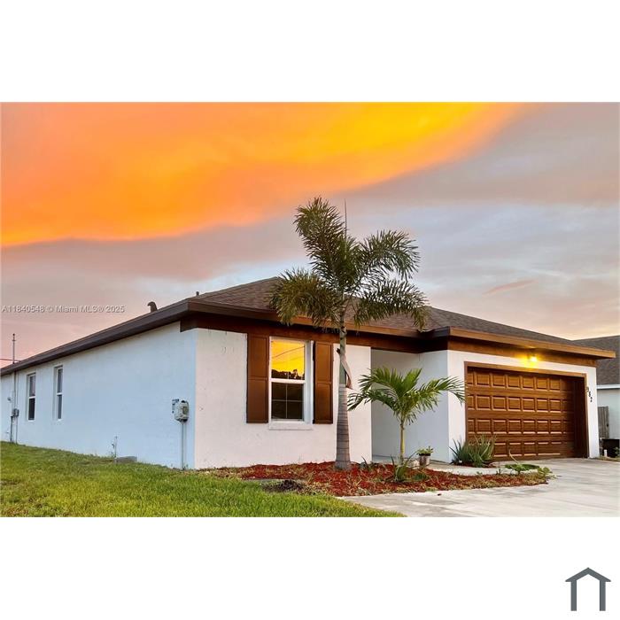 982 SW Alcantarra Blvd