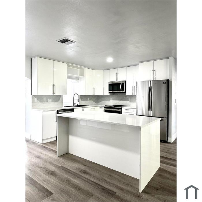 1455 NE Silver Maple Way