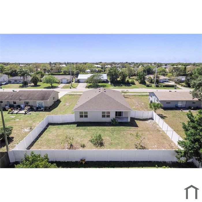 357 SE Oakridge Dr