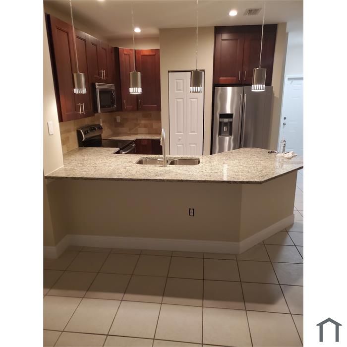 5052 SE Mariner Garden Cir