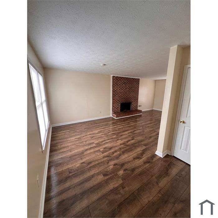 2136 Golfview Dr SE