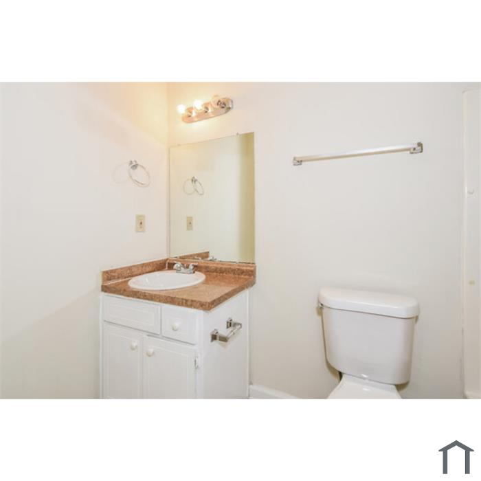 1489 George Dr SE