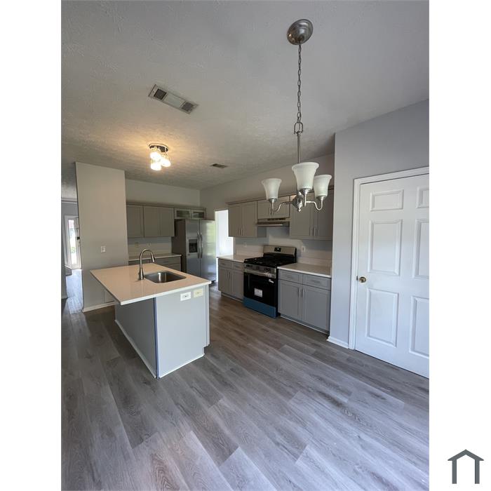 3585 Highland Bluff Dr