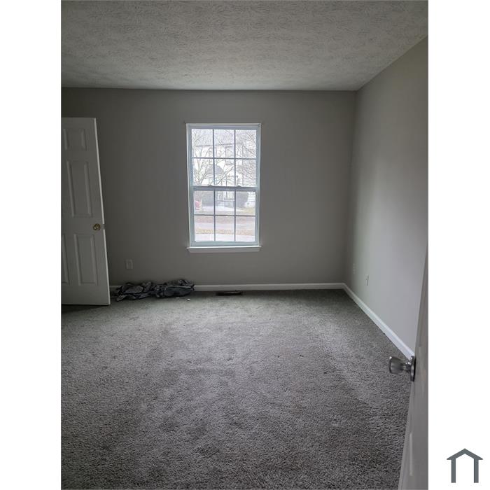3189 Kingswood Gln