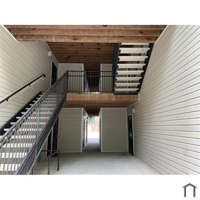 3237 Fairington Dr