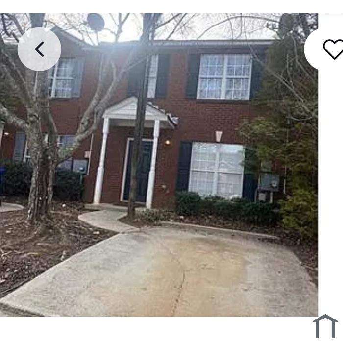 5877 Strathmoor Manor Cir