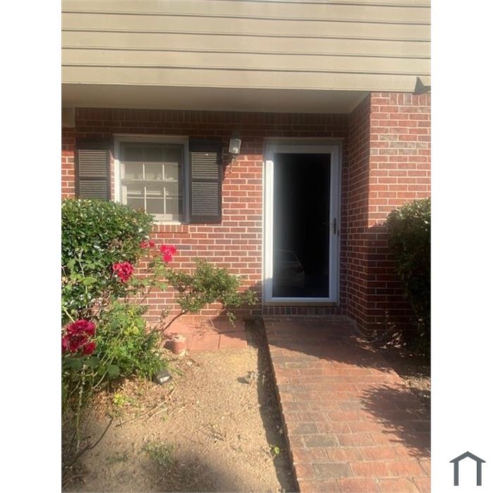 2240 Kings Gate Cir