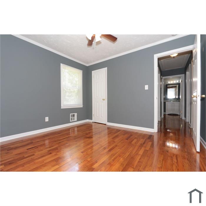 998 Wilson Rd SW