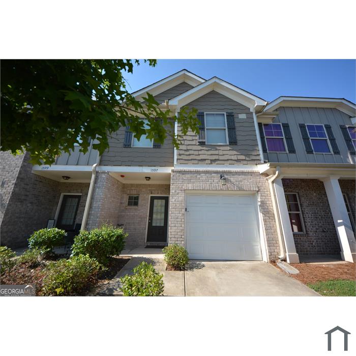 1579 Iris Walk