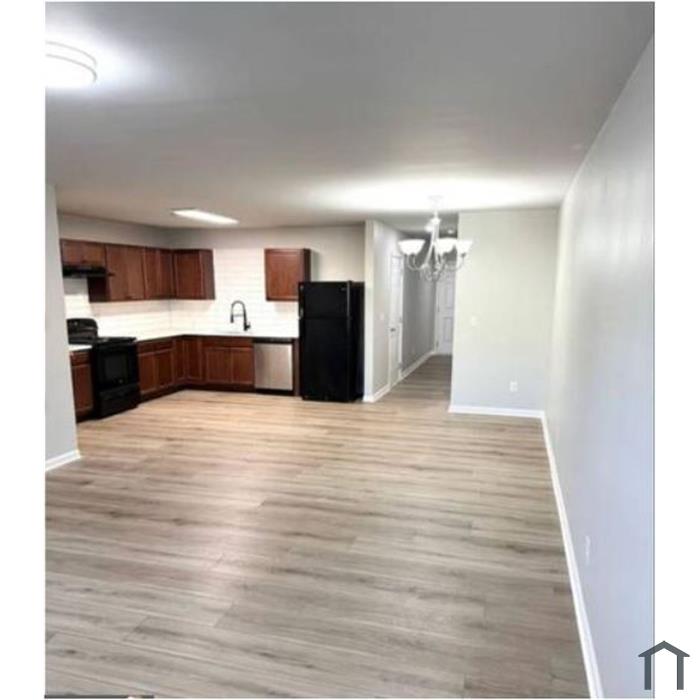1605 Hydrangea Ln