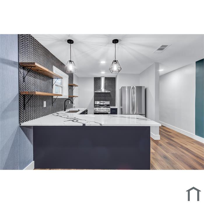 1328 Sharon St NW