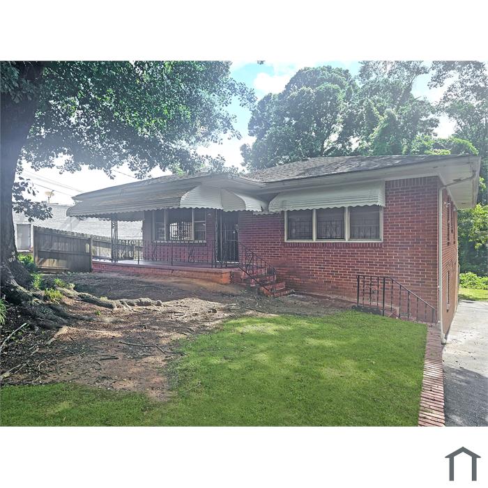 295 W Lake Dr NW