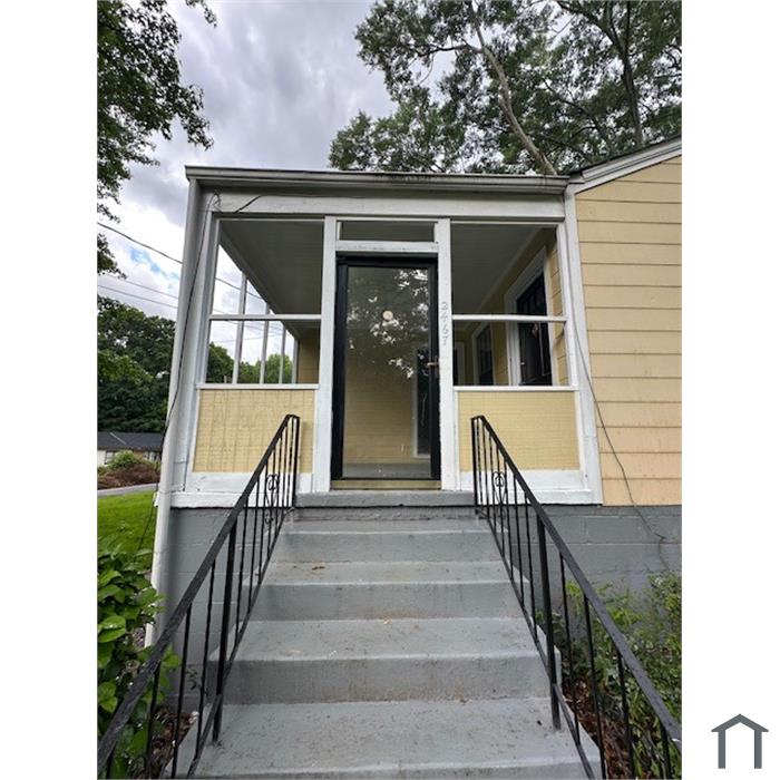 2467 Spring Garden Dr SW