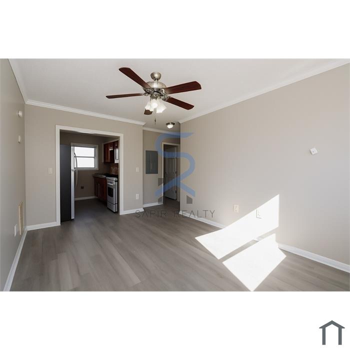 949 Washington St SW