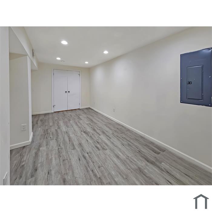 536 Elmwood Rd NW