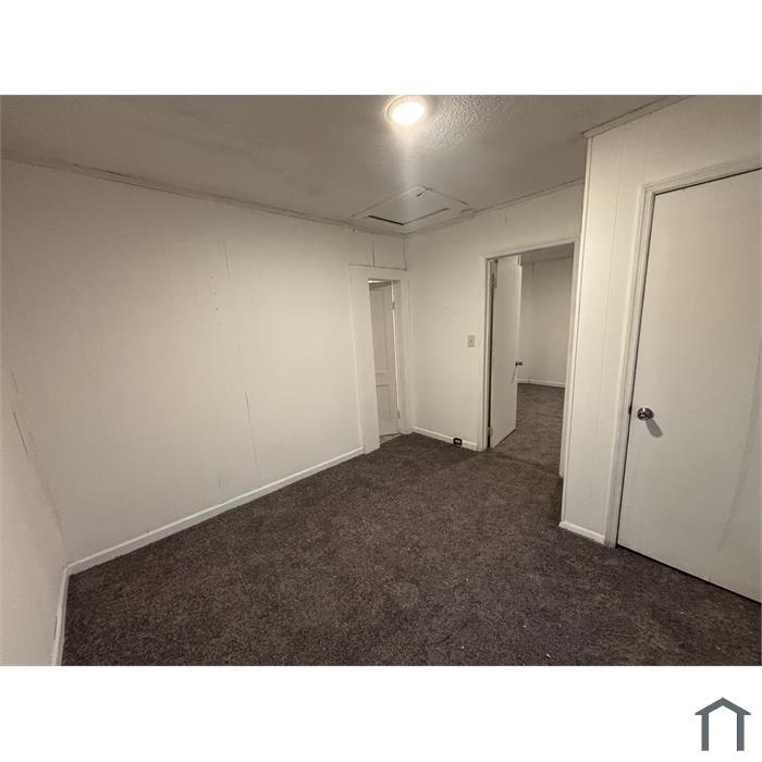 1654 Hester St