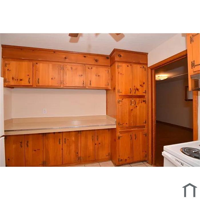 566 Martin Ln