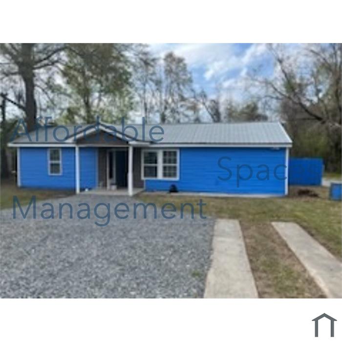 4077 Saint Charles Pl