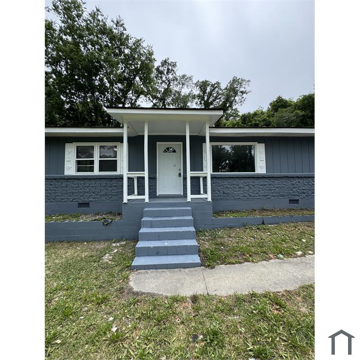 1135 Sunnydale Dr
