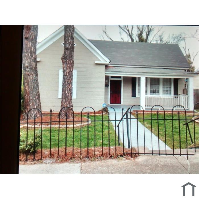 656 Woolfolk St