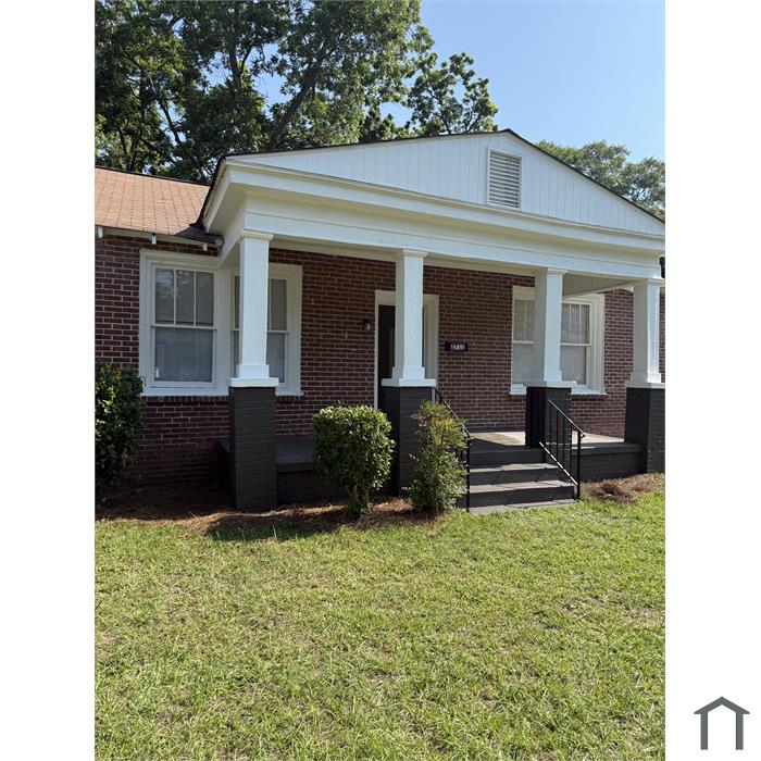 2711 Pecan St