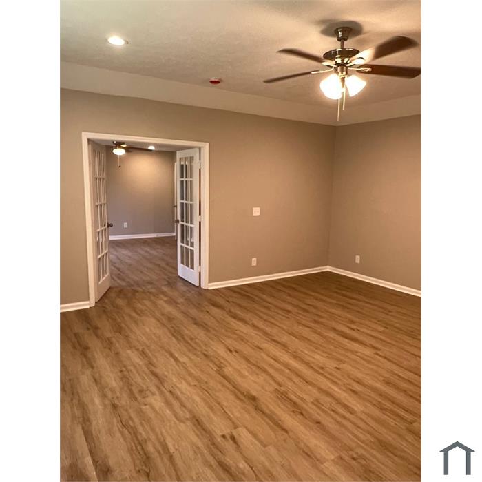 1307 Regina Dr