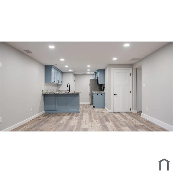 3250 Midway Ave
